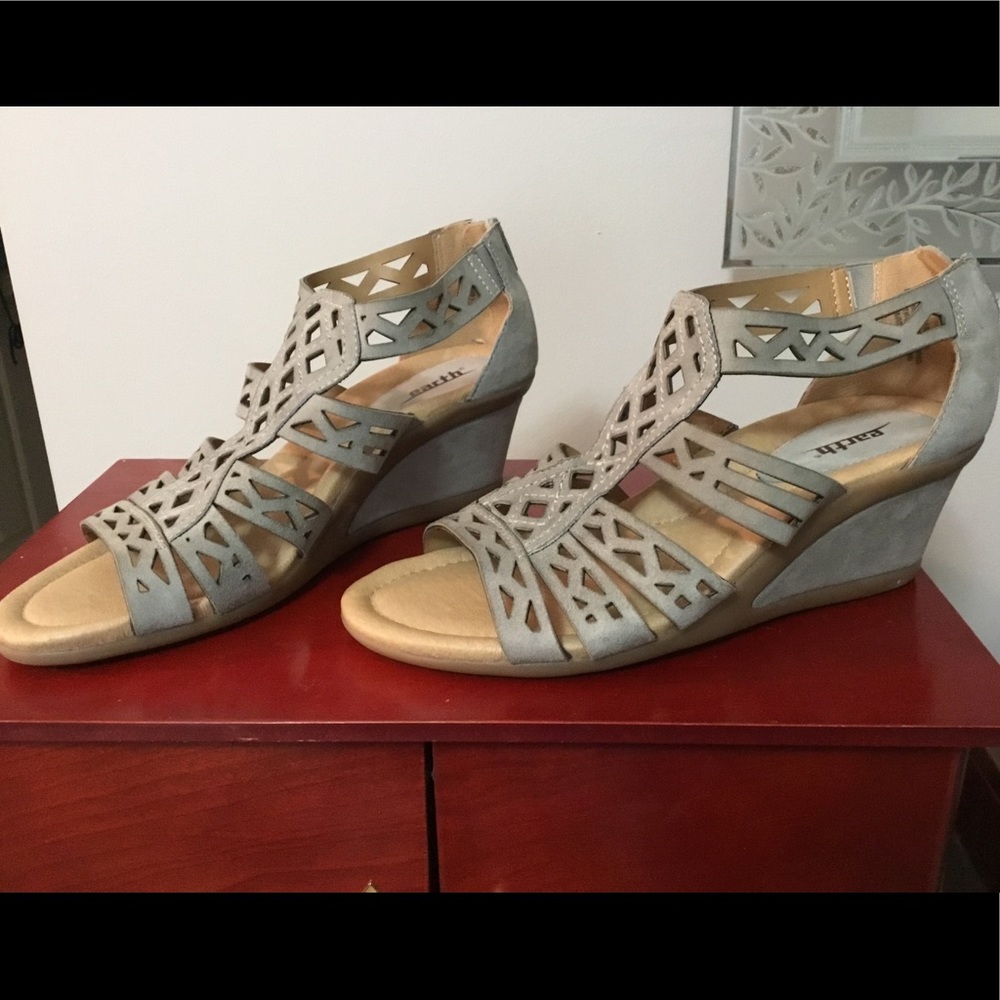 Earth Brand Wedge Sandal